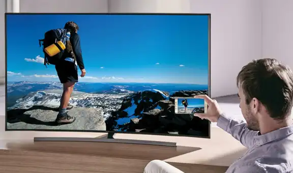 ¿Cómo transmitir la pantalla de mi celular a mi TV?