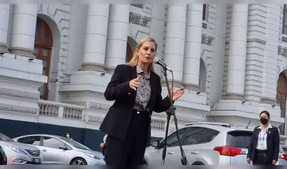 María del Carmen Alva: “Nosotros somos los verdaderos representantes del pueblo”