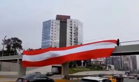 Trollean a manifestantes que usan banderola blanquirroja, pero con diseño de Austria