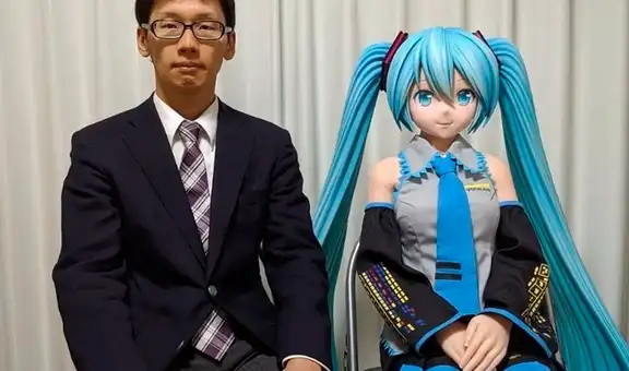 Japonés que se casó con su novia holograma sufre una crisis: ya no habla con ella