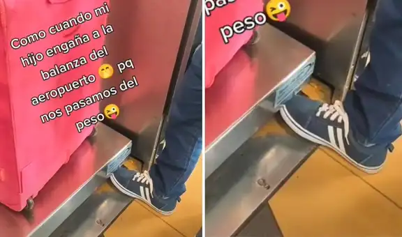 Hombre coloca su pie en la báscula del aeropuerto para que su maleta tenga menos peso