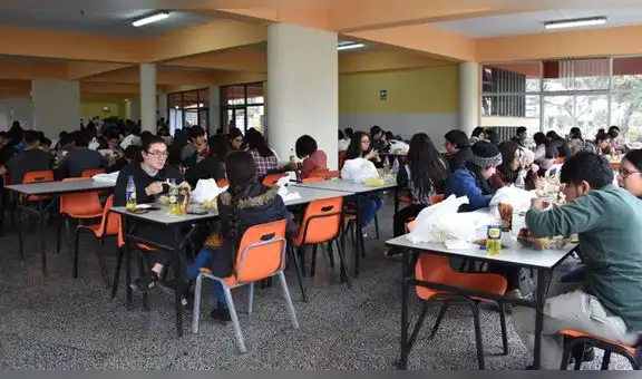 ¿Cómo es el acceso al desayuno, almuerzo y a la cena en la Universidad de San Marcos?