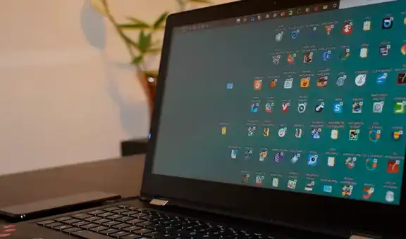 ¿Qué hacer si la pantalla de tu computadora se puso de cabeza y no sabes cómo arreglarla?