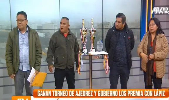 ¡Los premiaron con un cuaderno! Padres de campeones de ajedrez se sienten humillados por el Gobierno