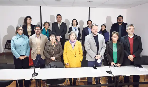 120 organizaciones piden adelanto de elecciones