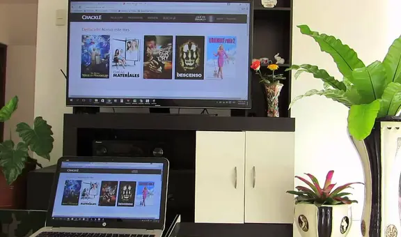 ¿Cómo usar mi laptop con la tapa cerrada mientras está conectada a mi televisor?