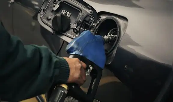 Precios de referencia de los combustibles siguen en caída libre