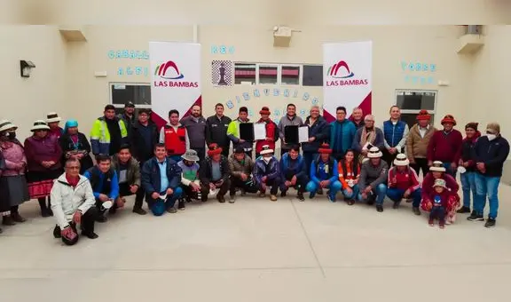 Las Bambas suscribió primer contrato de transporte de mineral con empresa comunal