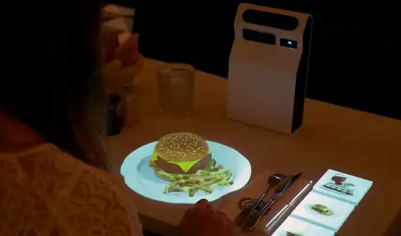 Restaurantes del futuro: usan realidad aumentada para que comensales vean los platos del menú