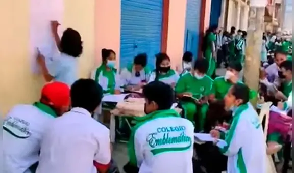 ¡Toman clases en el piso! Cerca de 1.400 menores estudian en la calle por falta de infraestructura