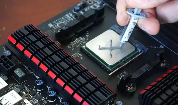 ¿Cómo aplicar pasta térmica en el procesador de tu computadora para evitar que se caliente?