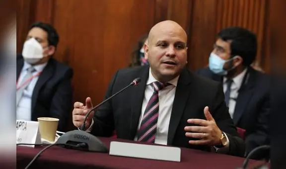 Alejandro Salas: "De haber estado presente, hubiese interrumpido el mensaje del golpe de Castillo"