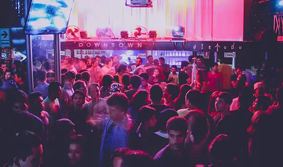 ¿Cuáles son las discotecas limeñas más populares para disfrutar durante el fin de semana?