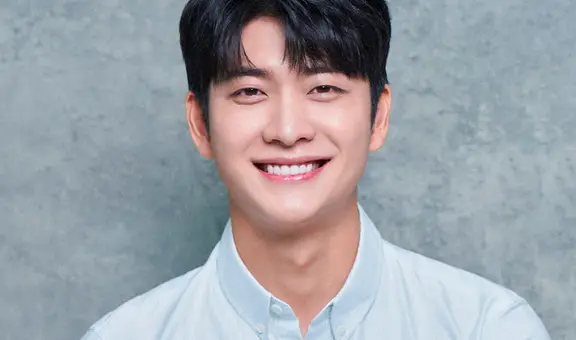 Kang Tae Oh de “Abogada Woo”: ¿cómo se veía antes de ser famoso?