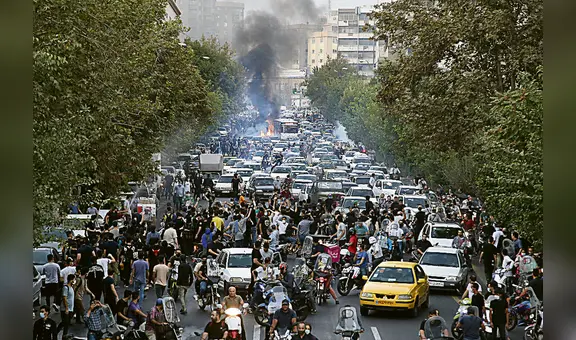 Irán: Ejército se alista para reprimir las manifestaciones