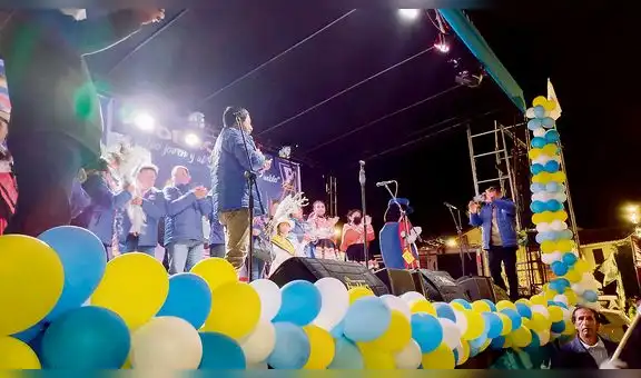 En Cusco candidatos hacen de todo para captar atención de los electores