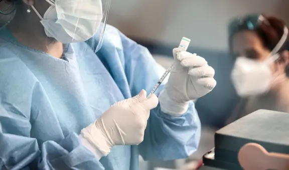 Minsa: vacunas COVID-19 de Pfizer podrán ser usadas después de su fecha de vencimiento