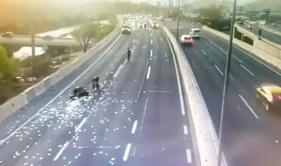Detienen a 5 peruanos en Chile por robar $ 10 millones y lanzarlos en plena autopista