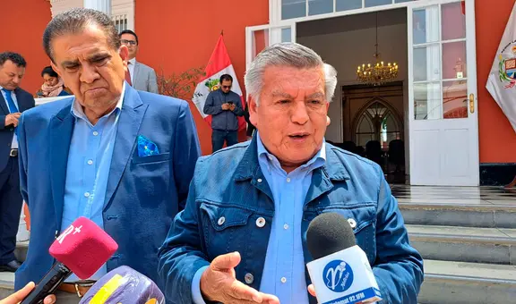 César Acuña pidió licencia para viajar a España pese a emergencia climática en La Libertad