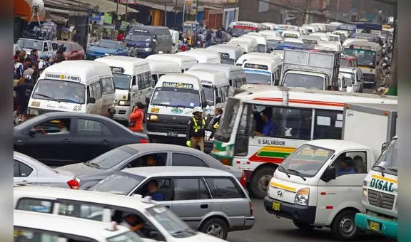 Lima tiene el peor tráfico de América Latina pese a baja tasa de venta de autos nuevos