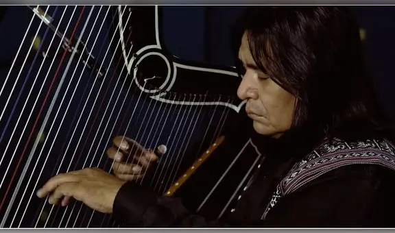Luciano Quispe y su arpa ayacuchana en el Gran Teatro Nacional