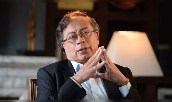 Congreso declara persona no grata a presidente de Colombia Gustavo Petro