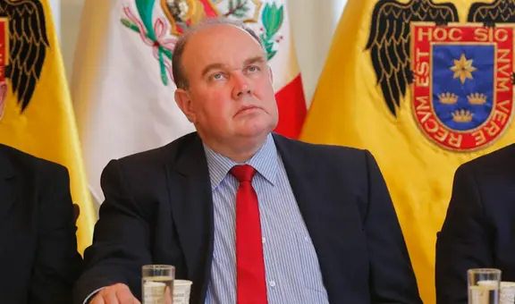 Rafael López Aliaga emite decreto que “felicita” a la Policía por su actuación en protestas en Lima