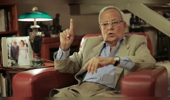 César Hildebrandt: "La derecha peruana se alegró cuando vio a una tanqueta derrumbando la puerta de San Marcos"