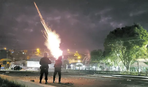 "Ya me están echando gasolina", dijo entre lágrimas policía rehén