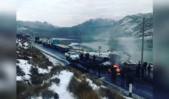 Carretera Central ha sido bloqueada por grupo de manifestantes que protestan contra Dina Boluarte