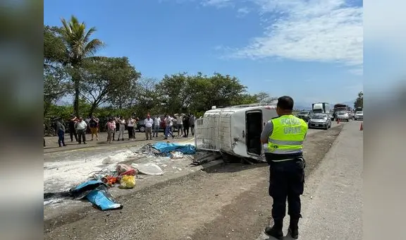 Chiclayo: despiste de combi deja a una bióloga sin vida y a varios heridos en el puente Saltur