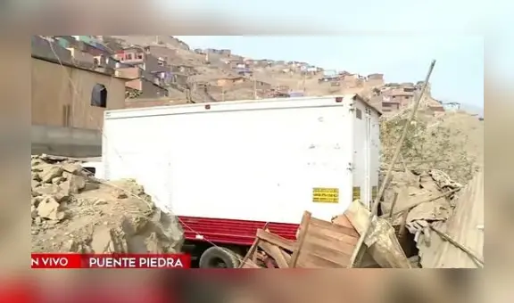 Puente Piedra: camión se estrella contra vivienda y deja a personas heridas
