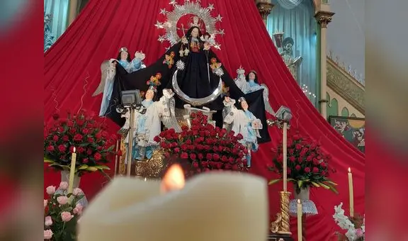 Virgen de la Candelaria viste de luto como duelo por la muerte de 21 puneños