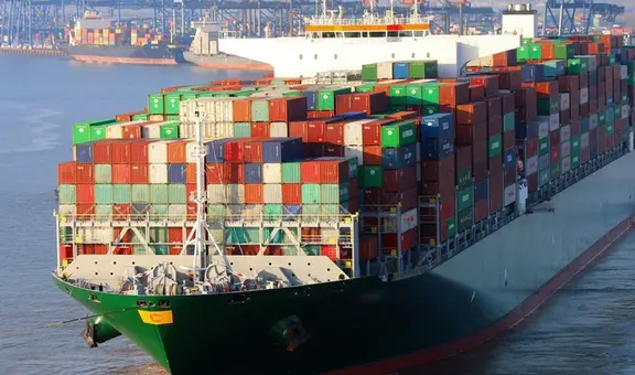 Niño que jugaba a las escondidas se ocultó en contenedor y terminó en otro país