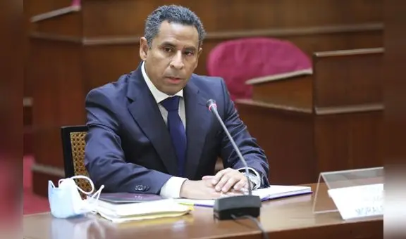 Presidente del Tribunal Constitucional: "Una constitución no va a cambiar la realidad de un país"