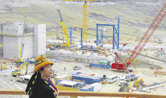 Las Bambas detendrá su  producción desde febrero por constantes bloqueos