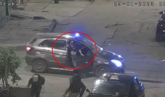 Independencia: sujeto baja de auto para disparar a grupo de jóvenes que bebían licor en la acera