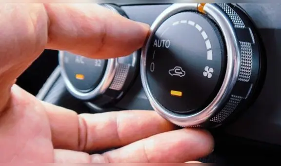 ¿Qué significa y para qué sirve la flecha dentro de un coche en el sistema de aire acondicionado?