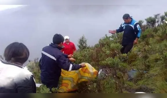 Puno: camioneta cae a abismo y mueren tres