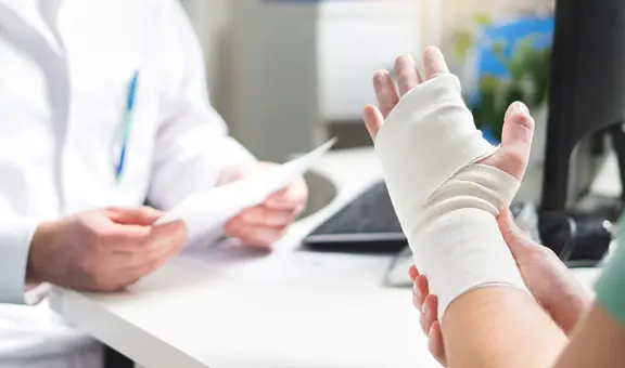 Si tengo un problema de salud : ¿cuánto dinero me debe otorgar EsSalud por incapacidad temporal?