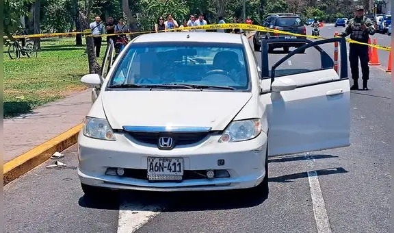 Plaza San Miguel: sicarios asesinan a 6 personas dentro de auto frente a centro comercial