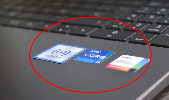 ¿Qué significan los stickers que tiene tu laptop y por qué no se recomienda quitarlos? Te diremos