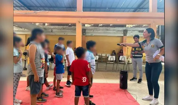 Policías ejecutan operaciones psicológicas antiterroristas con niños de colegio de asentamiento humano