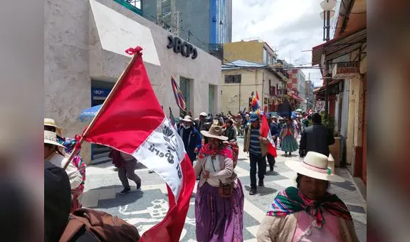“No somos un pequeño grupo”: cientos de personas siguen protestando en Puno
