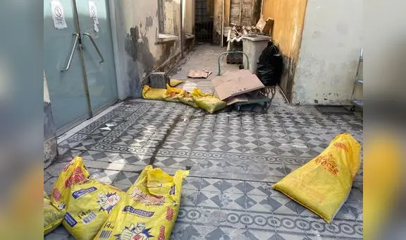 Desagüe inundó salas de operaciones del Hospital Goyeneche en Arequipa