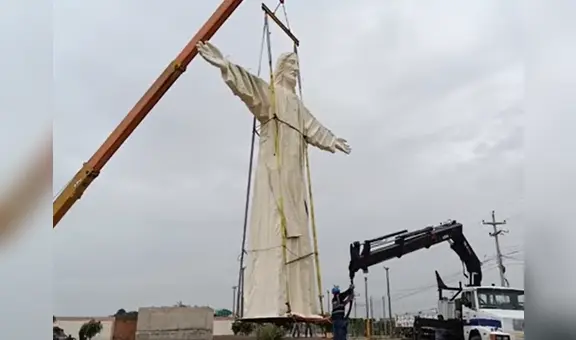 Estatua gigante decapitada de Cristo fue restaurada y reinstalada en Chiclayo