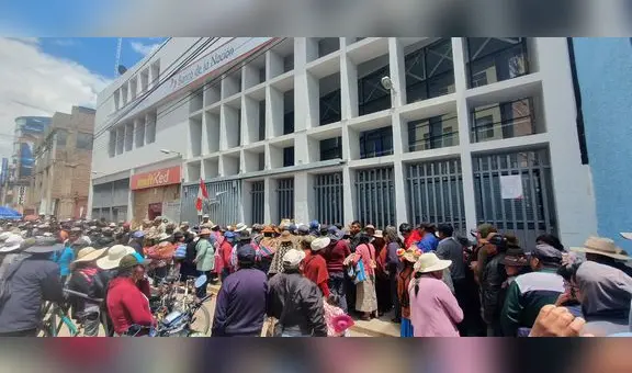 Banco de La Nación de Juliaca no tiene dinero para pagar bonos del Estado