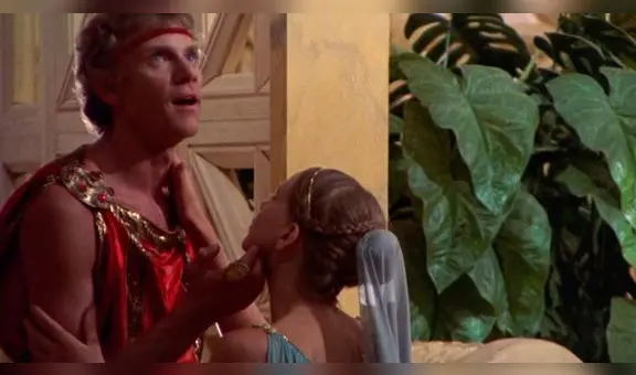¡Es "nauseabunda"!  "Calígula", la película 18+ con sexo real que perturbó a la crítica