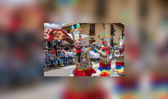 Cientos de turistas llegan a Cajamarca para celebrar el inicio del carnaval