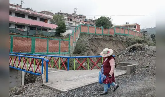 Arequipa: colegio fue construido al borde de torrentera en Paucarpata